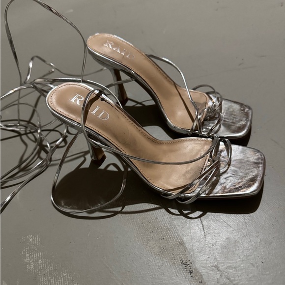 RAID Tie up high heel open toes metallic silver - Picture 4 of 4
